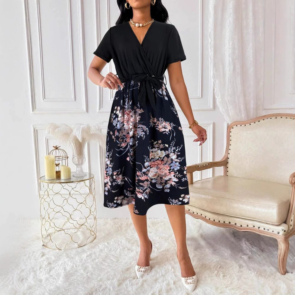 Forever 21 Elegant Floral Print Short-Sleeve Waisted Dress with Flared Skirt